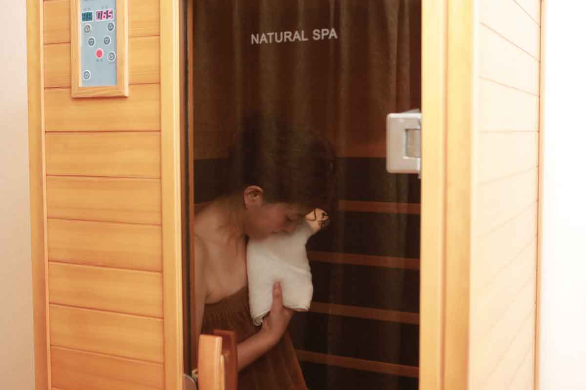 温活！ 岩盤入り遠赤外線サウナ